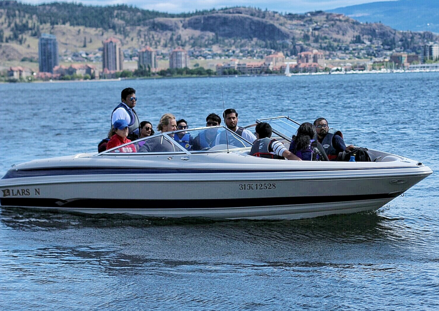 larson boat